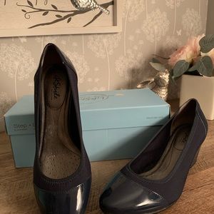 Life Stride Navy Dress Shoe - Size 9W